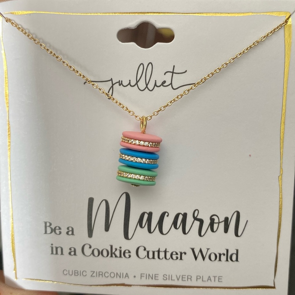NWT!! Macaroon Necklace